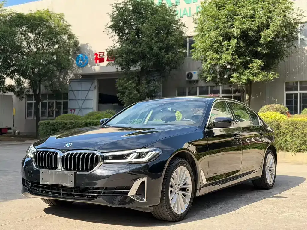 BMW 5 Series — фото 1