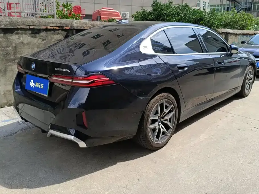 BMW i5 — фото 6