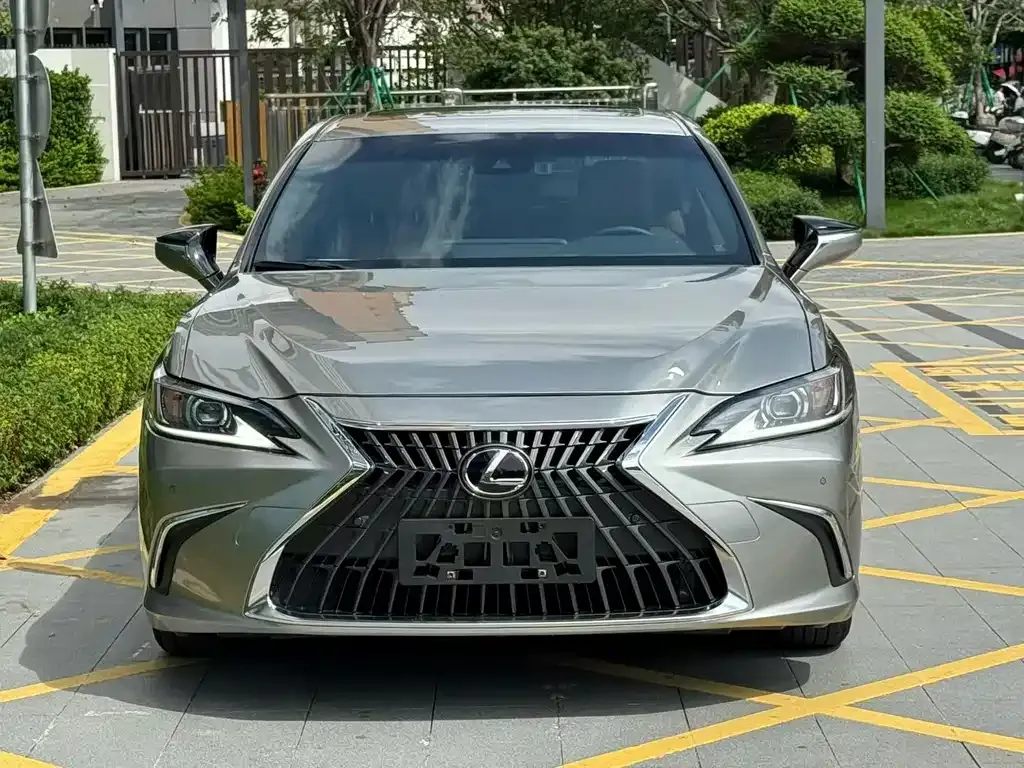 Lexus ES — фото 5