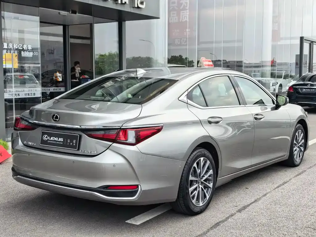 Lexus ES — фото 7
