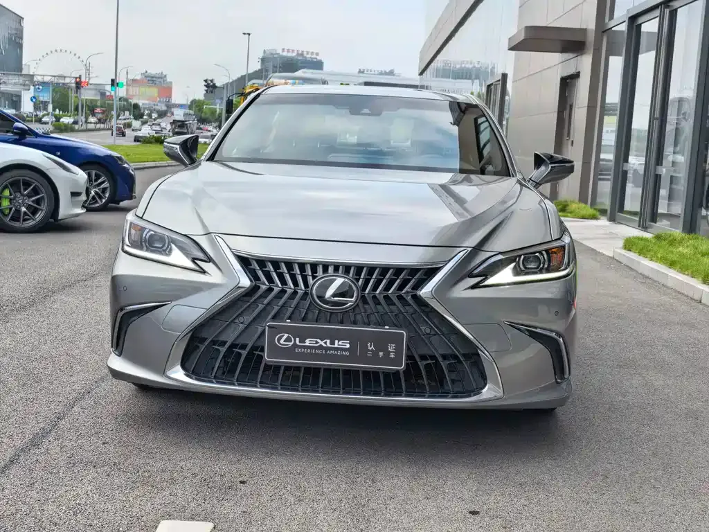 Lexus ES — фото 10