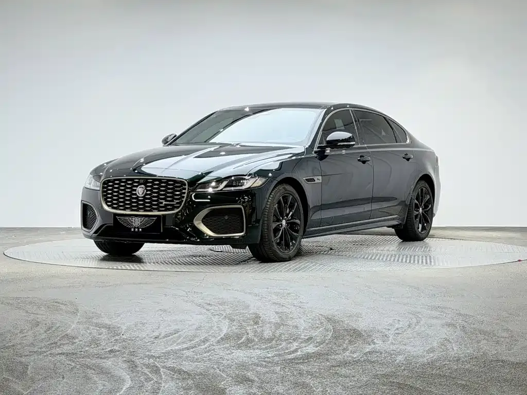 Jaguar XFL — фото 1