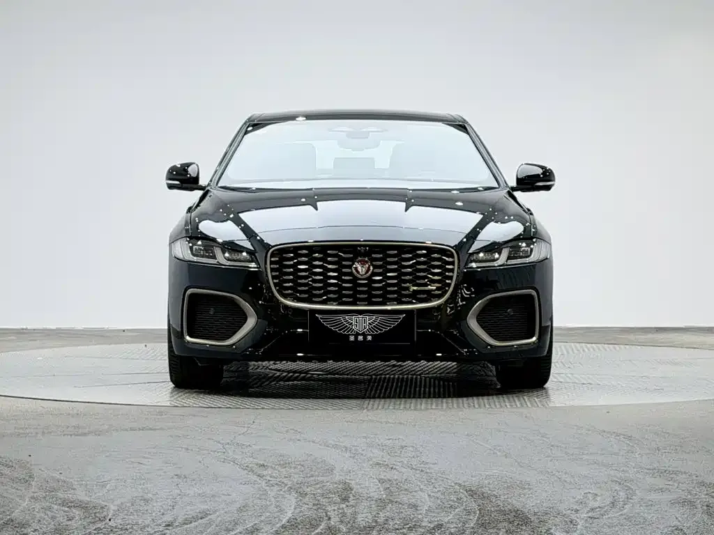 Jaguar XFL — фото 4