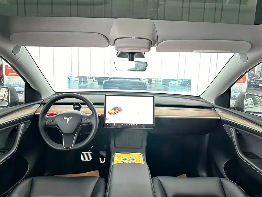 Tesla Model Y — фото 7