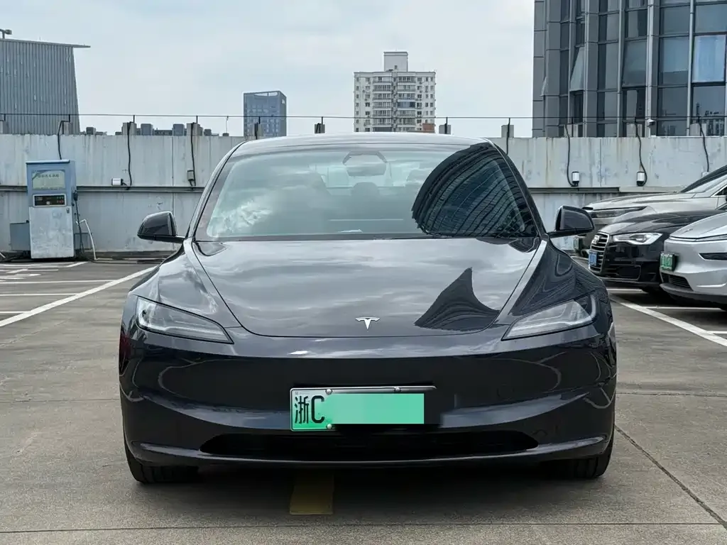 Tesla Model 3 — фото 6