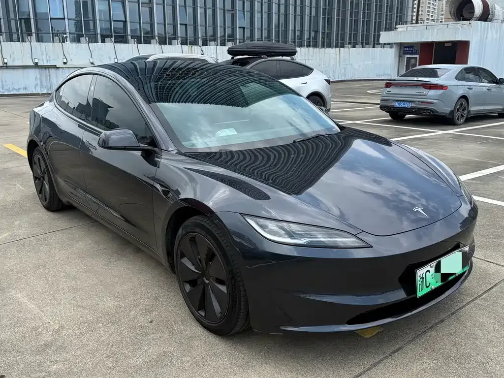 Tesla Model 3 — фото 9