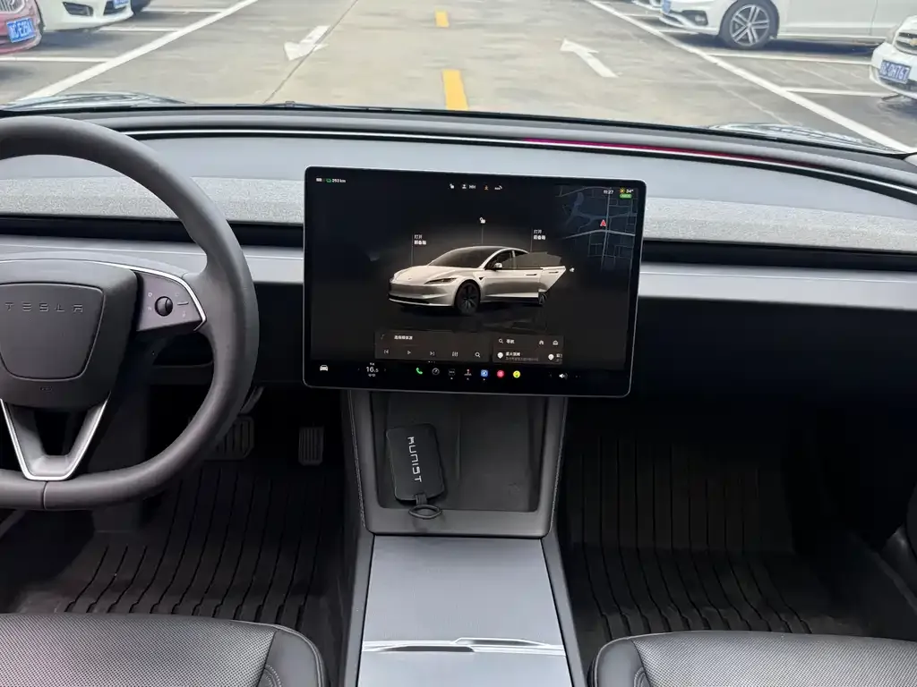 Tesla Model 3 — фото 4