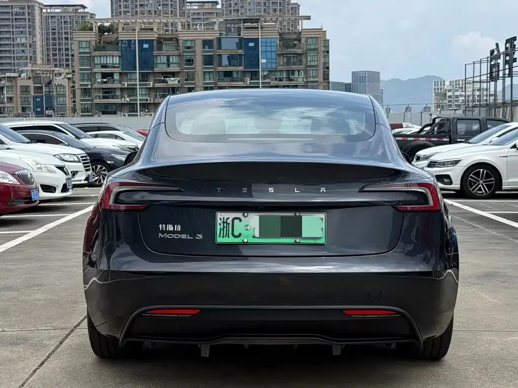 Tesla Model 3 — фото 3