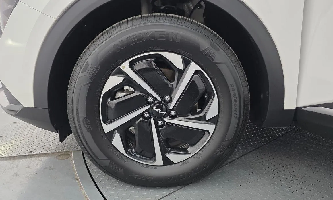 Kia Sportage — фото 10