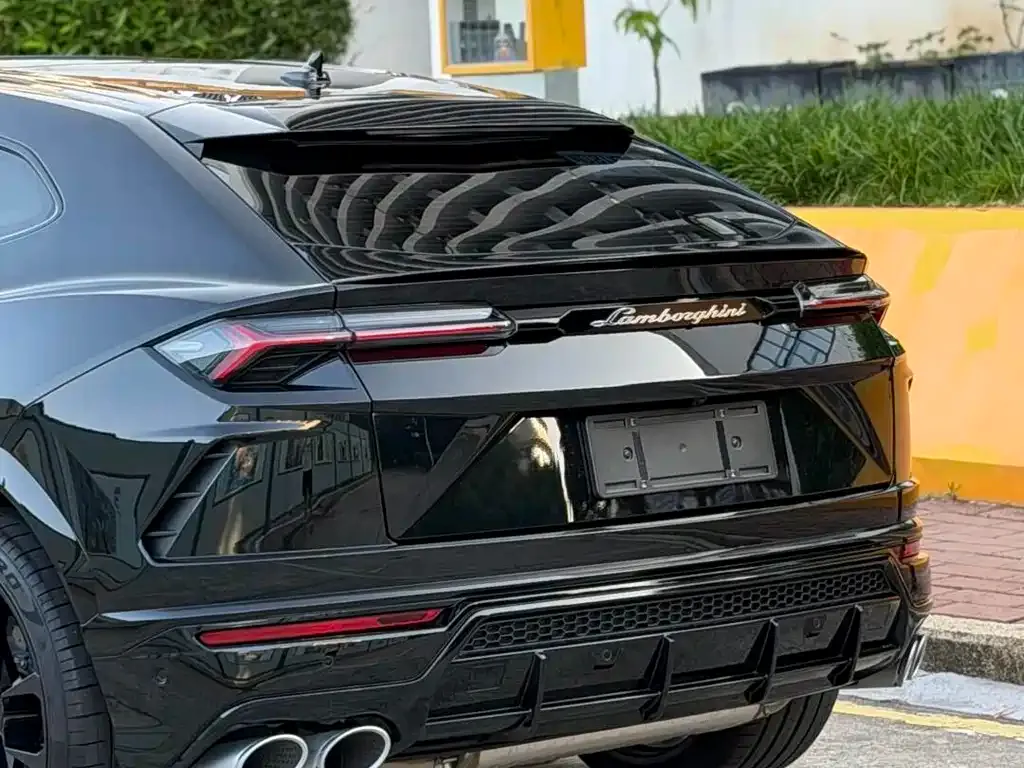 Lamborghini Urus — фото 6