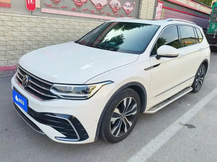 Volkswagen Tiguan L — фото 1