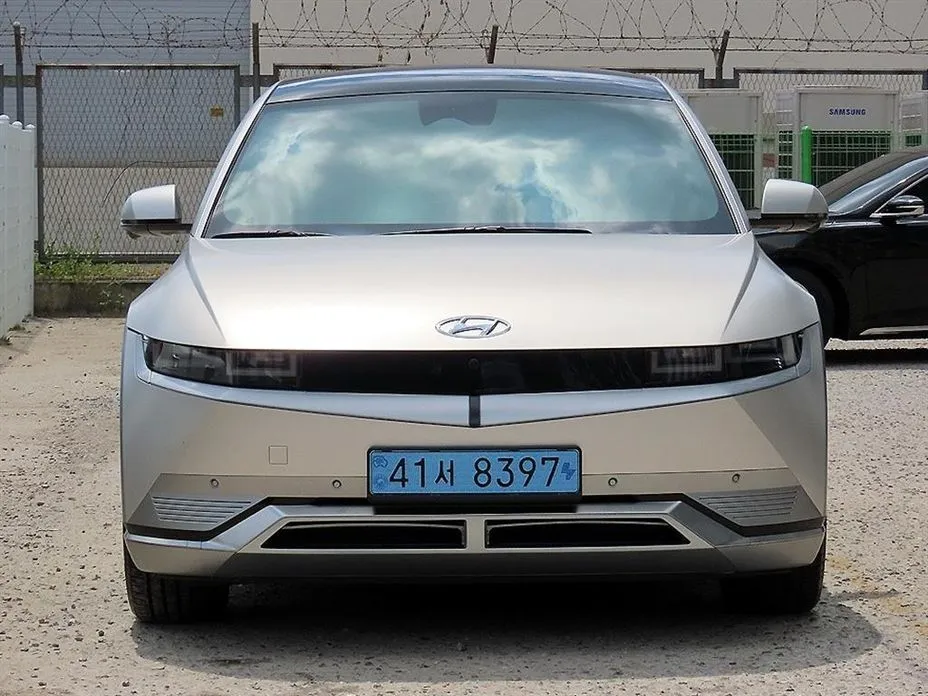 Hyundai Ioniq5 — фото 1