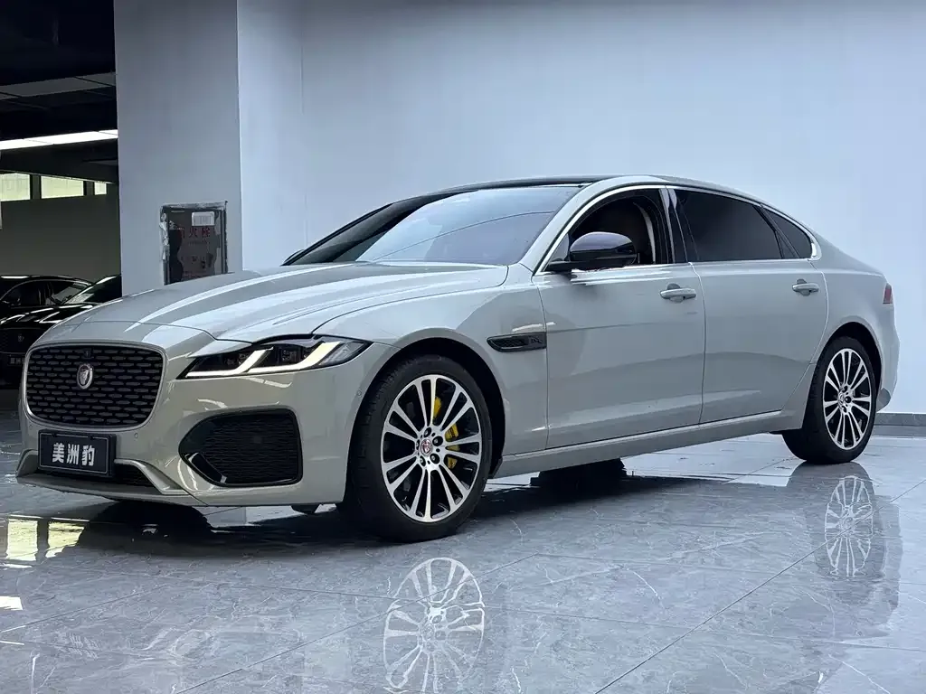 Jaguar XFL — фото 1