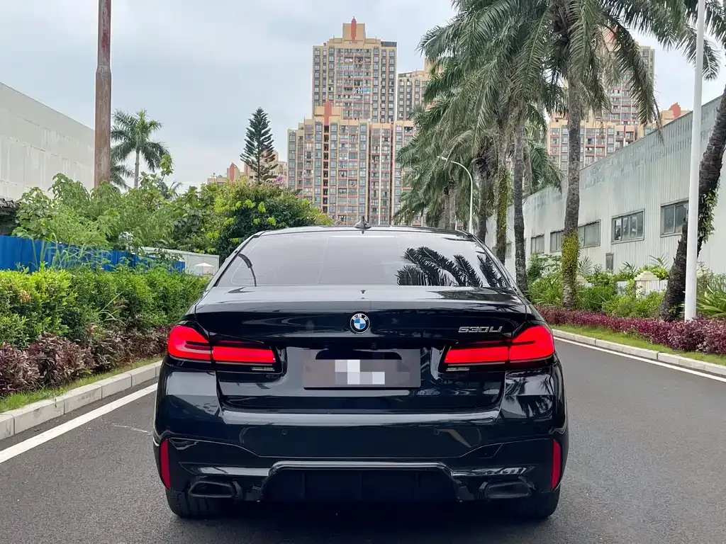 BMW 5 Series — фото 10