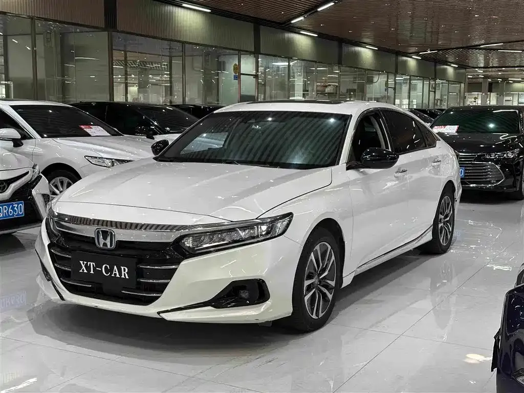 Honda Accord — фото 1