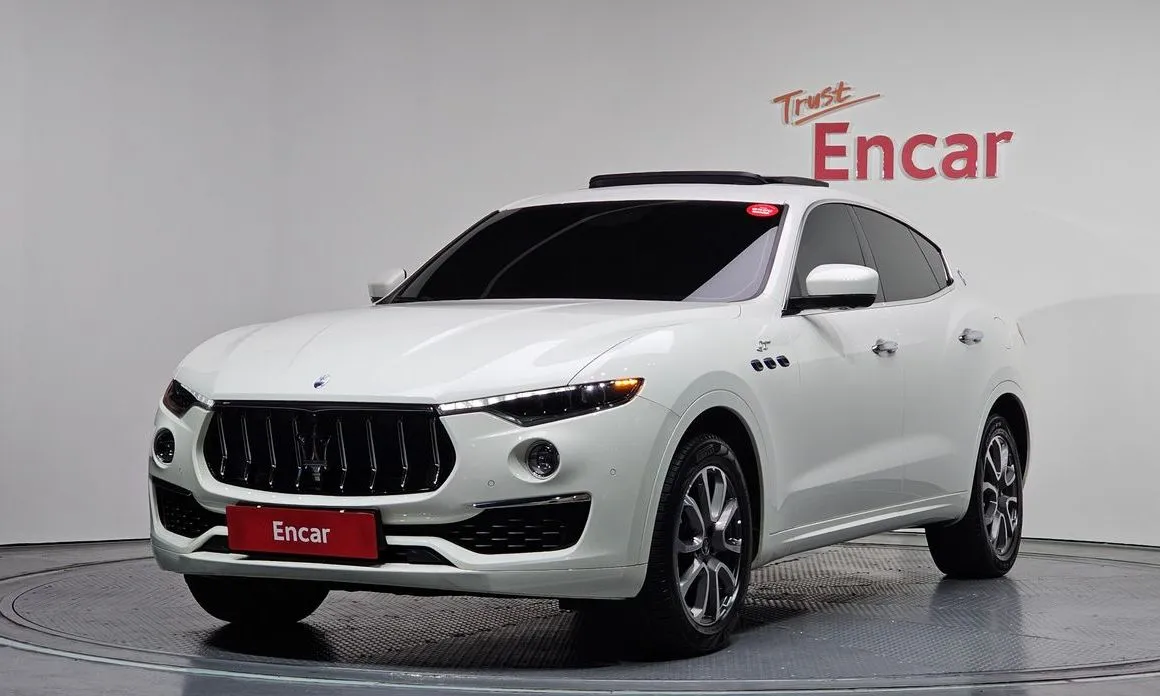 Maserati Levante — фото 1