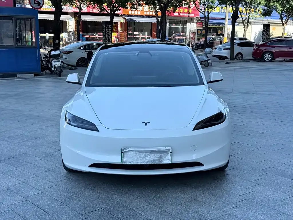 Tesla Model 3 — фото 3