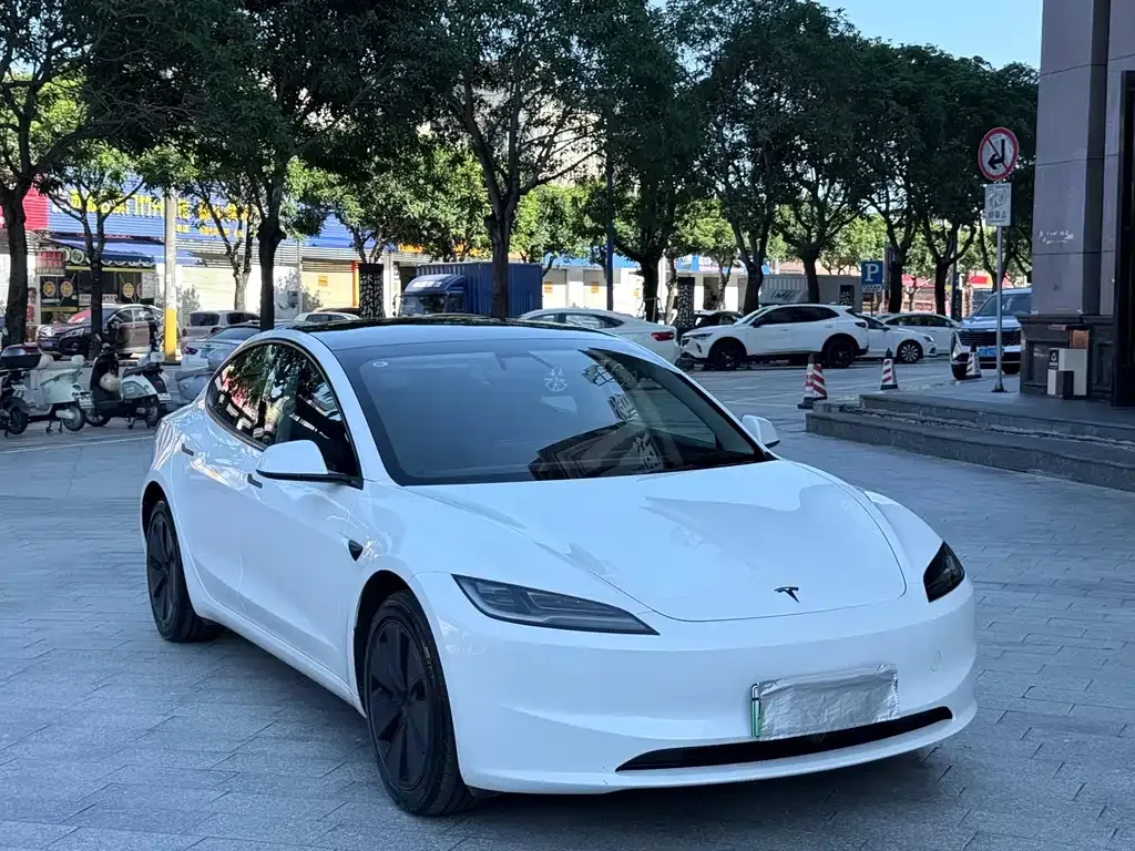 Tesla Model 3 — фото 6