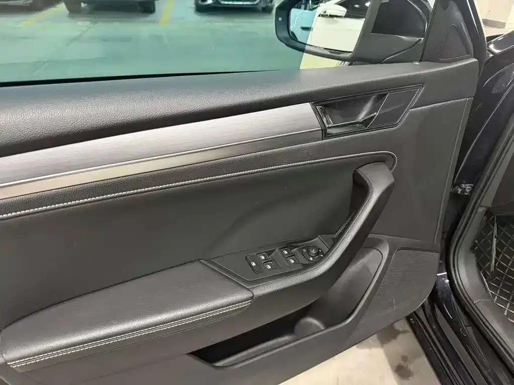 Skoda Superb — фото 7