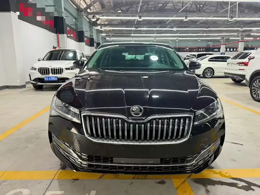 Skoda Superb — фото 8