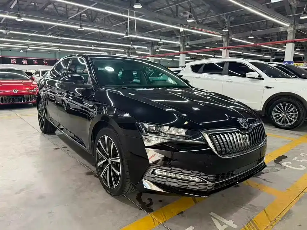 Skoda Superb — фото 6