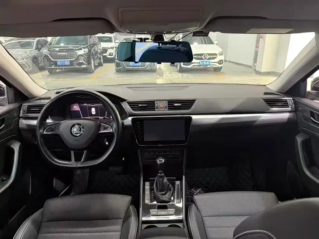 Skoda Superb — фото 5