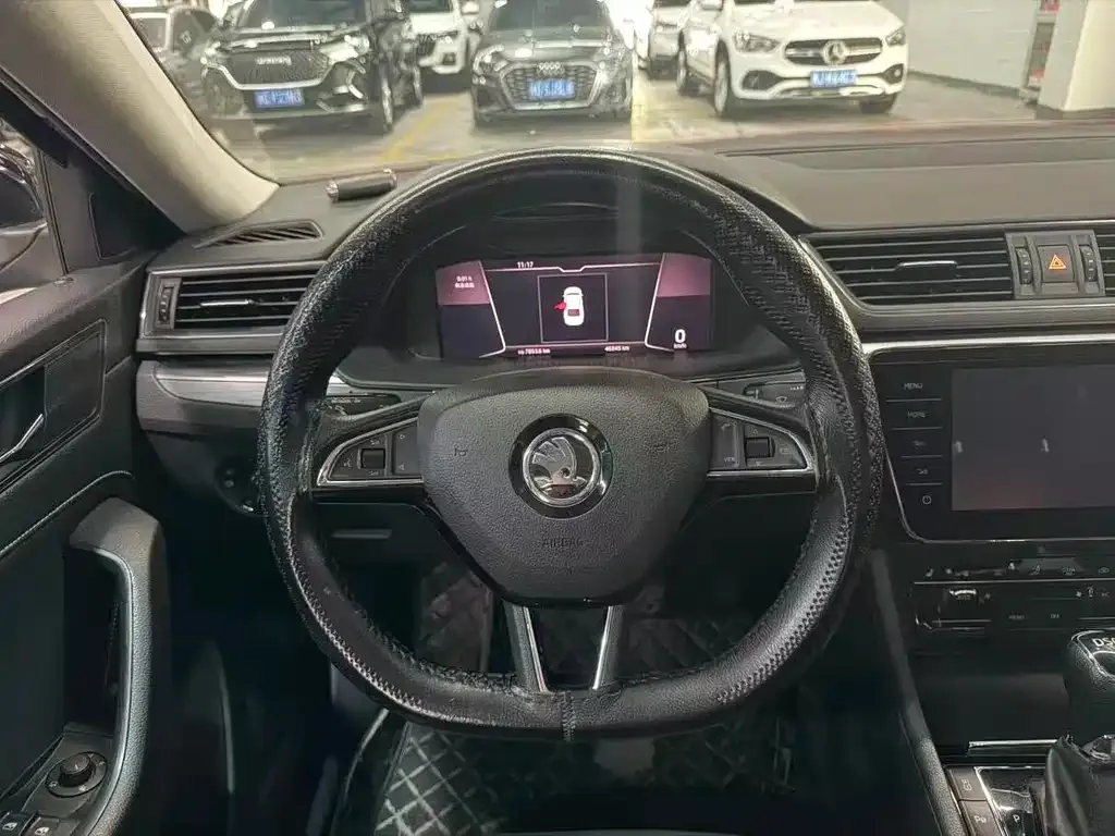 Skoda Superb — фото 9