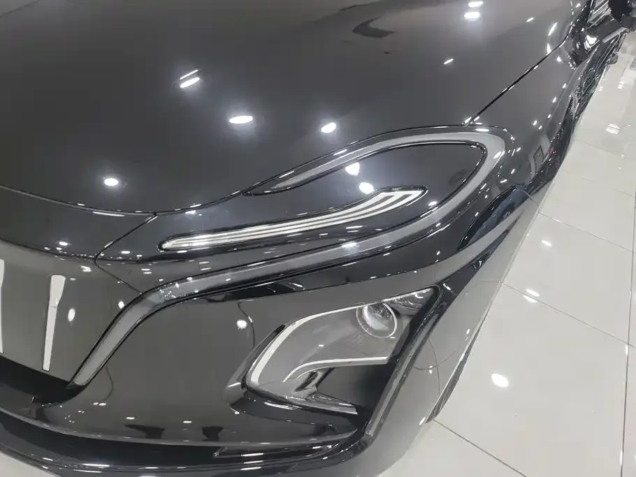 Hongqi E-QM5 — фото 6