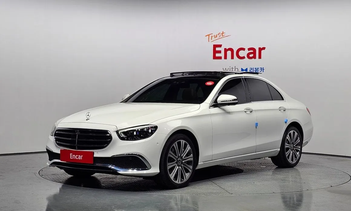 Mercedes-Benz E-Class — фото 1