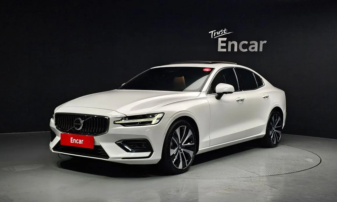 Volvo S60 — фото 1