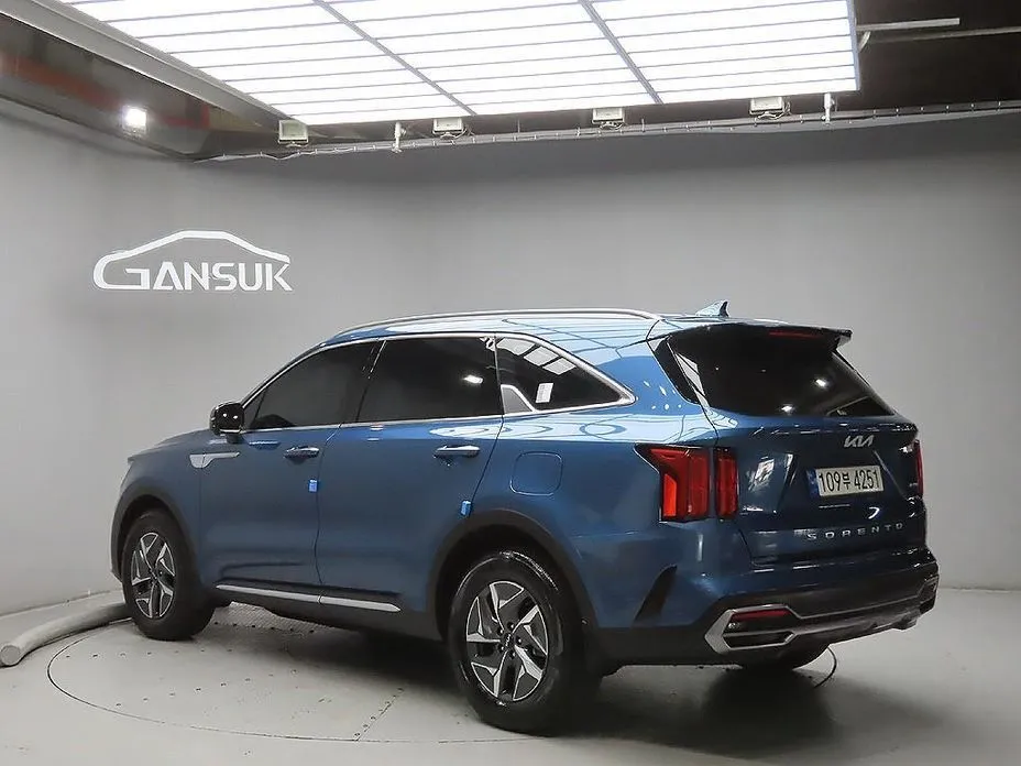Kia Sorento — фото 7