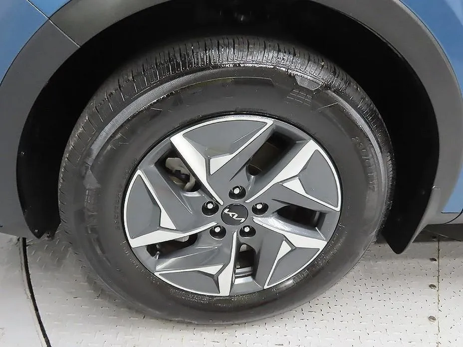 Kia Sorento — фото 6