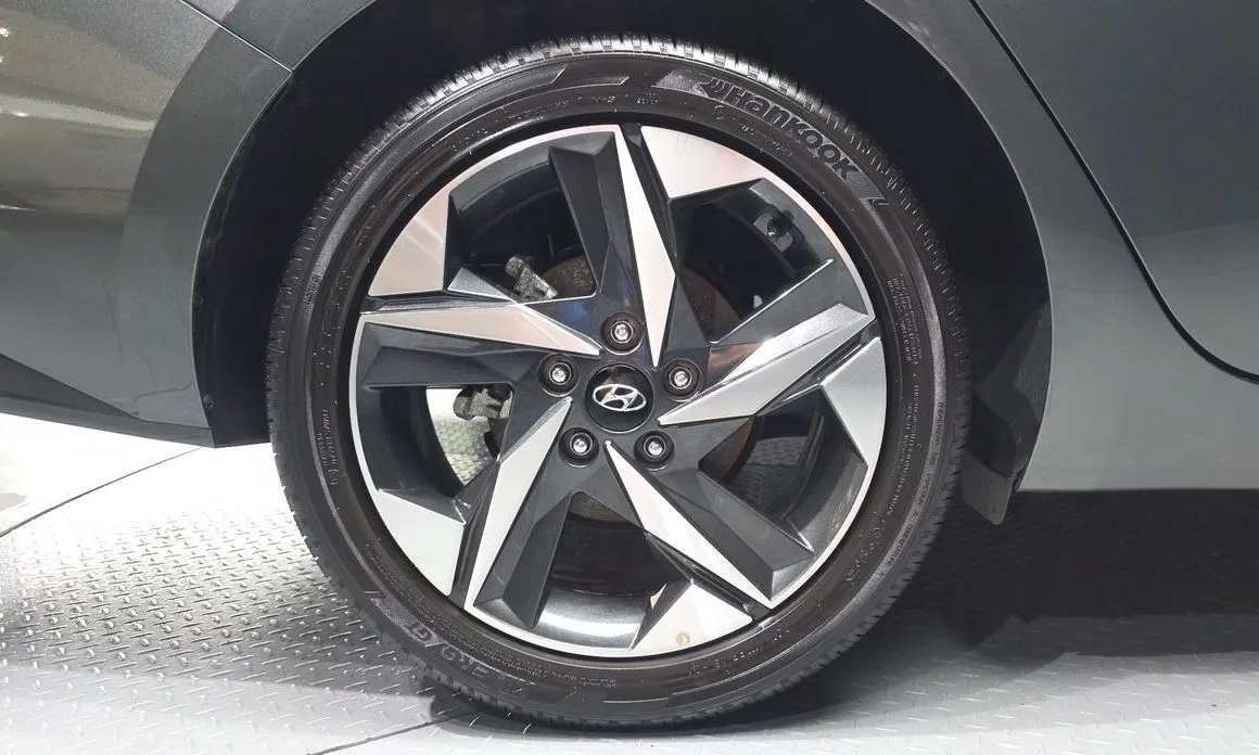 Hyundai AVANTE — фото 10
