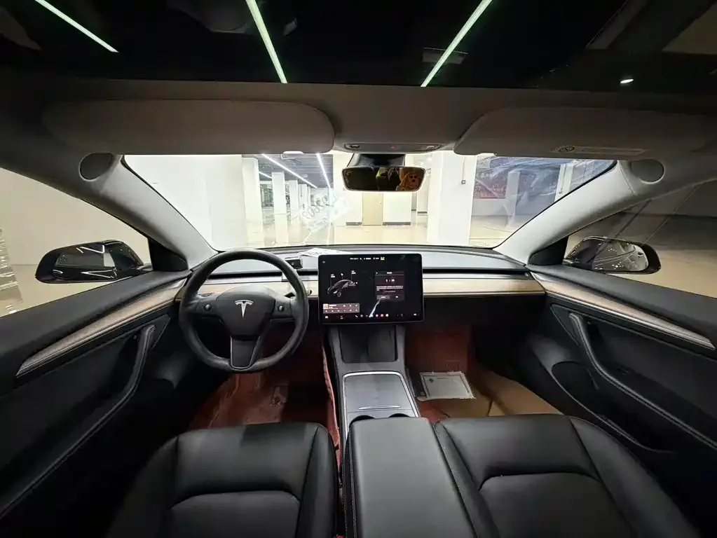 Tesla Model 3 — фото 6