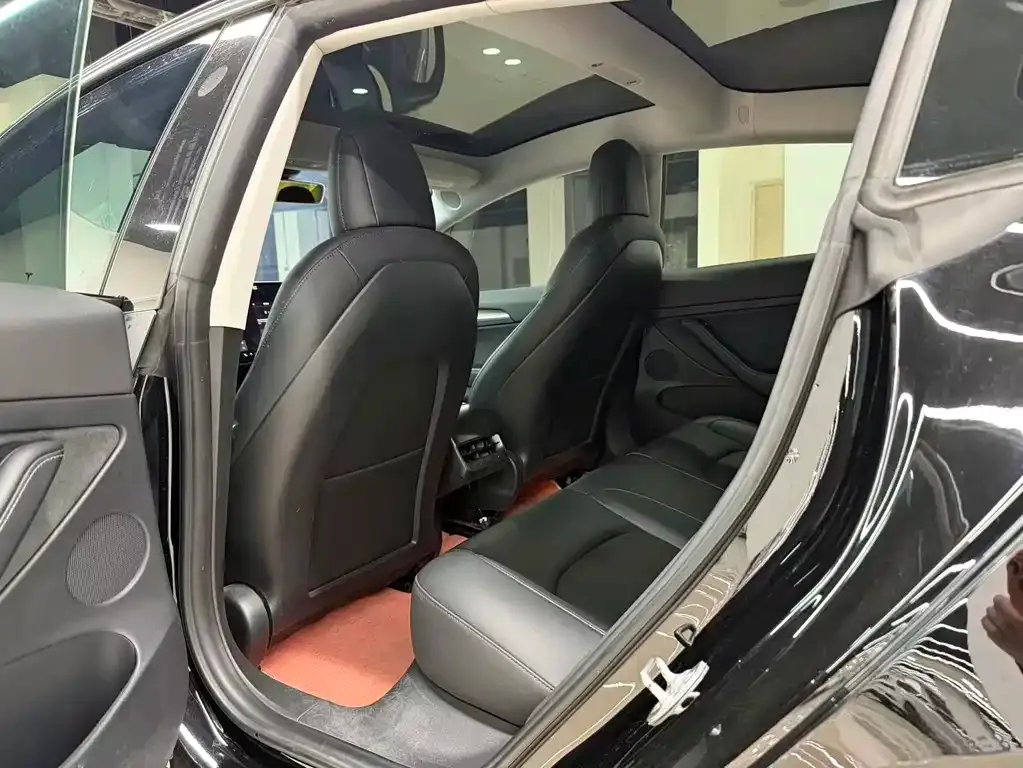Tesla Model 3 — фото 5