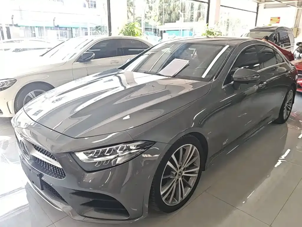 Mercedes-Benz CLS — фото 1