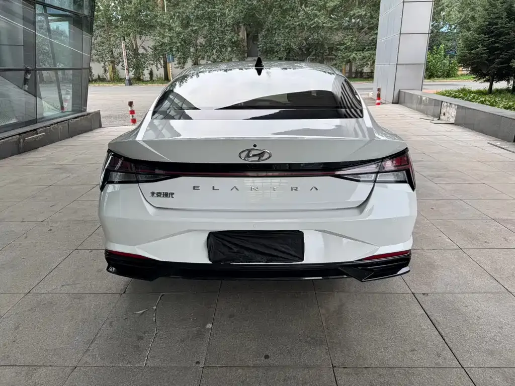 Hyundai Elantra — фото 8