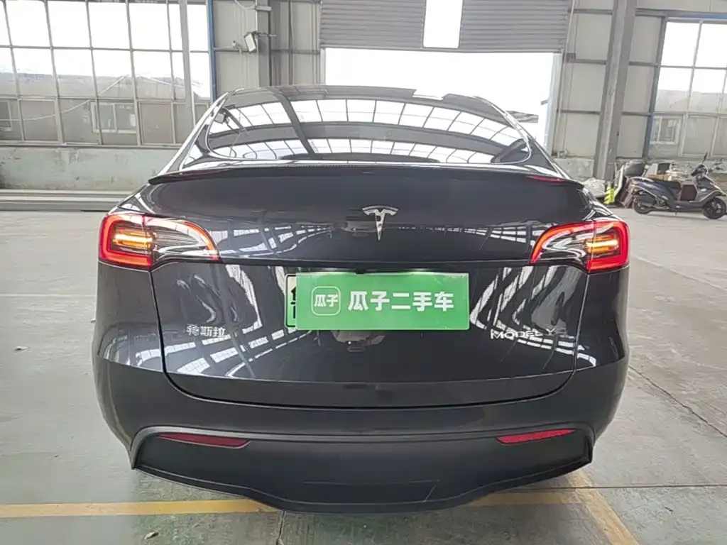 Tesla Model Y — фото 3
