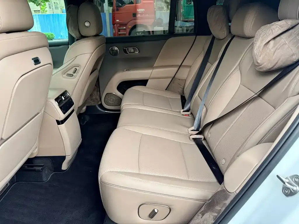Li Auto i6 — фото 5