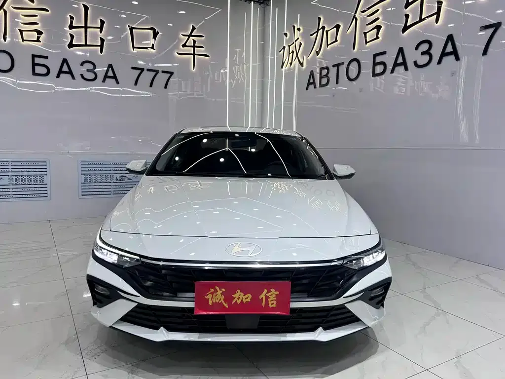 Hyundai Elantra — фото 7