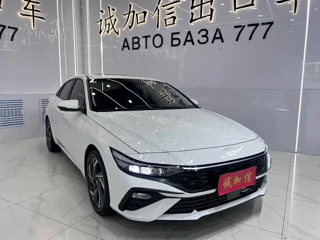 Hyundai Elantra — фото 3