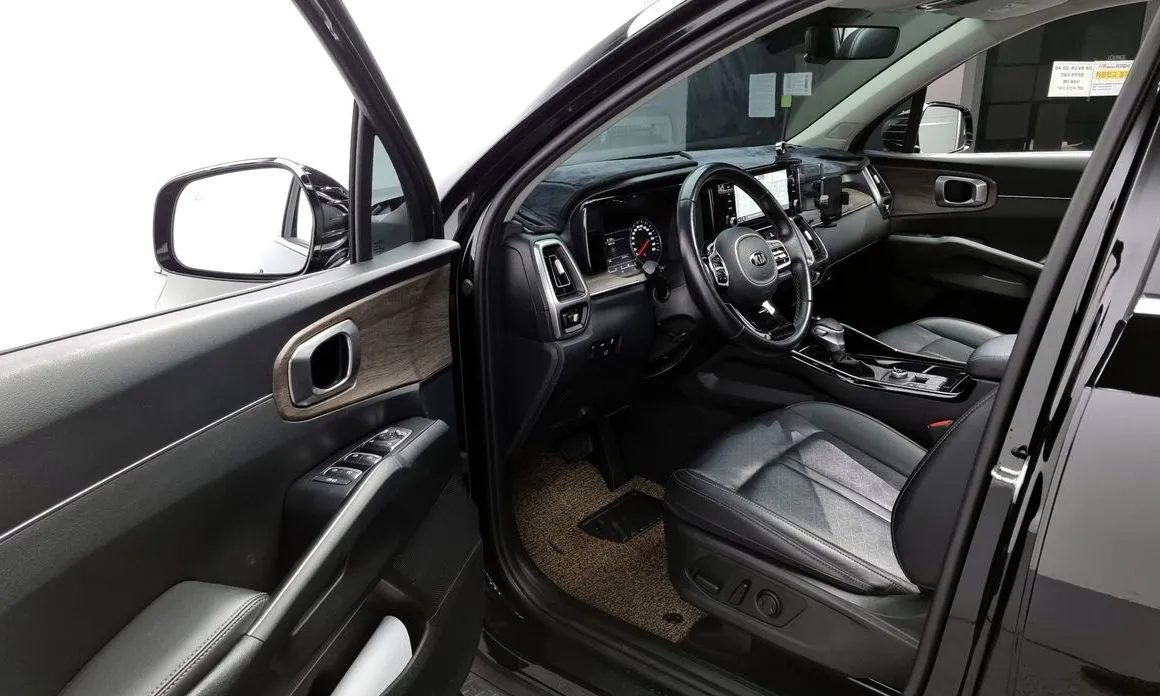 Kia Sorento — фото 6
