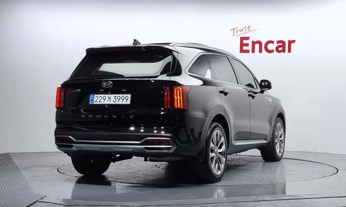 Kia Sorento — фото 5