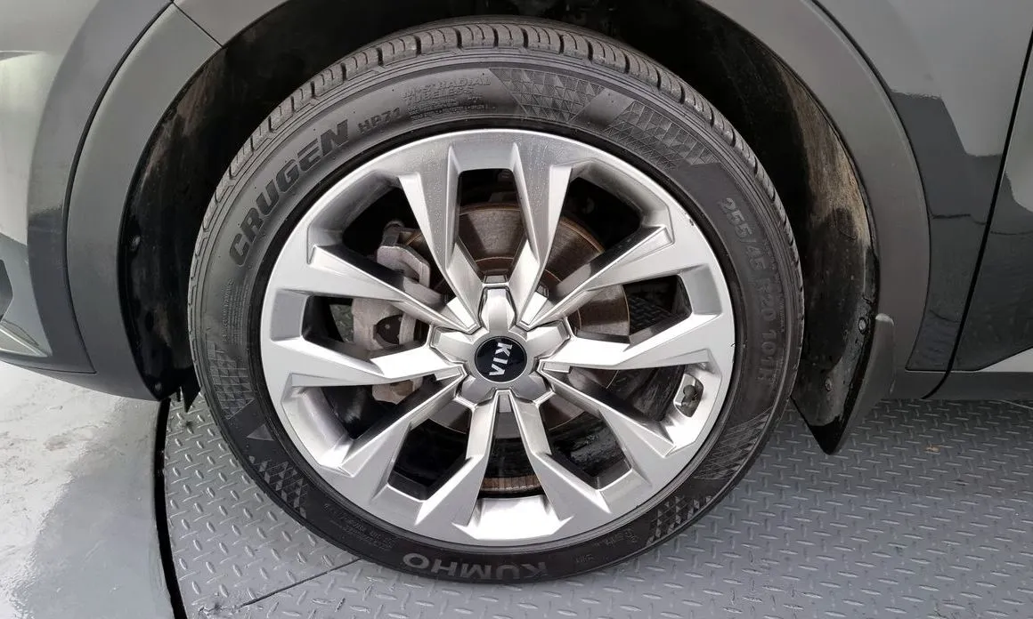 Kia Sorento — фото 7