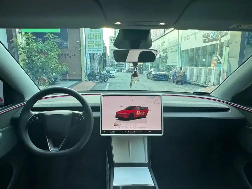 Tesla Model Y — фото 5