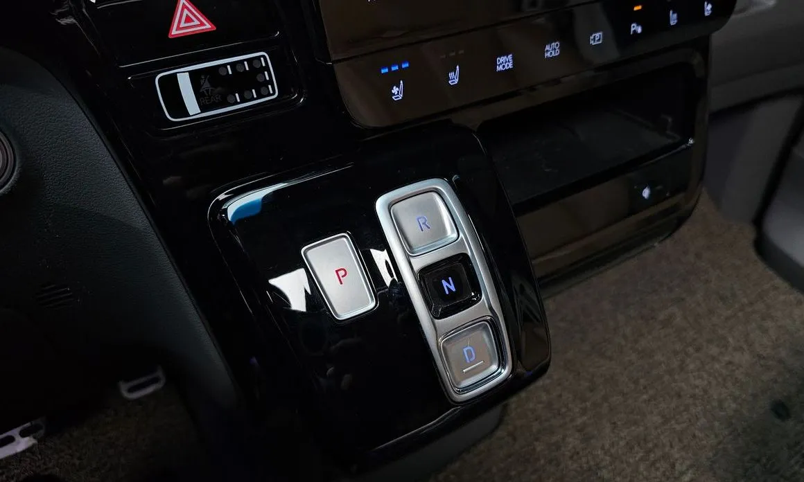Hyundai Staria — фото 2