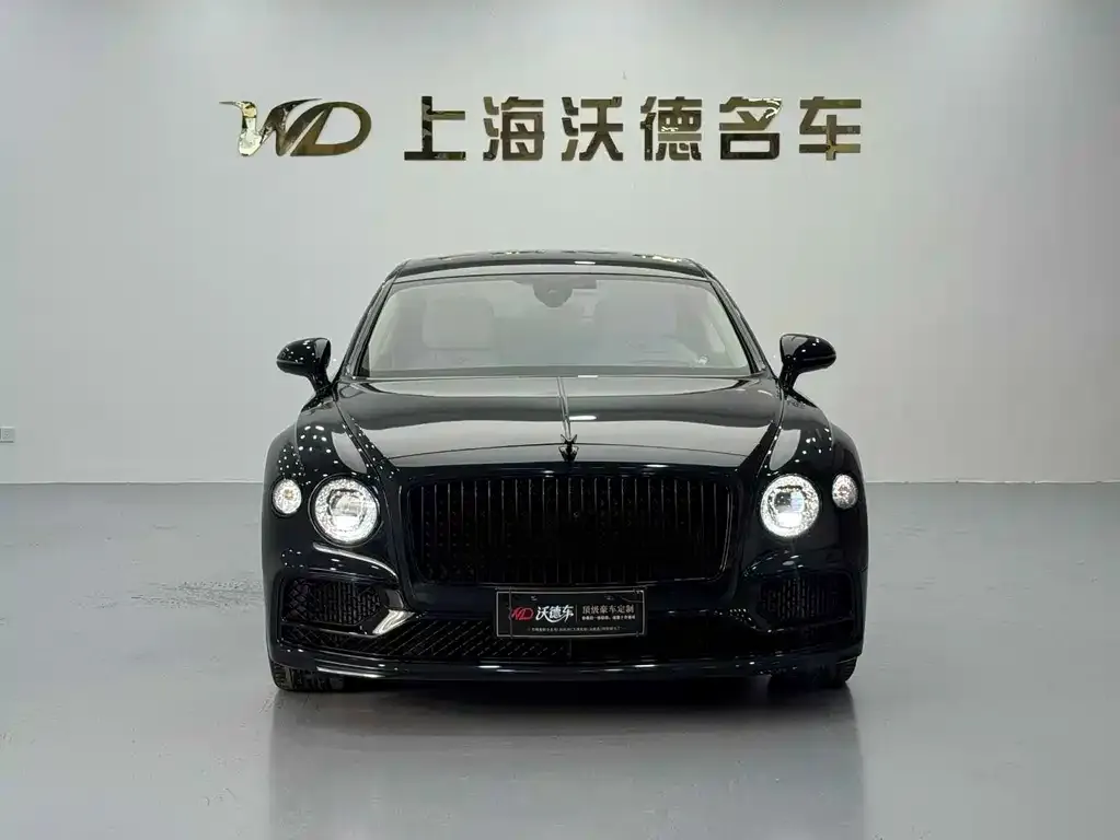 Bentley Flying Spur — фото 3
