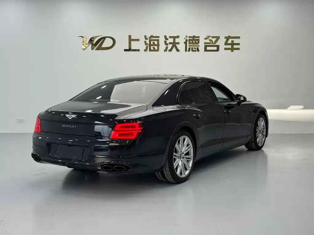 Bentley Flying Spur — фото 8