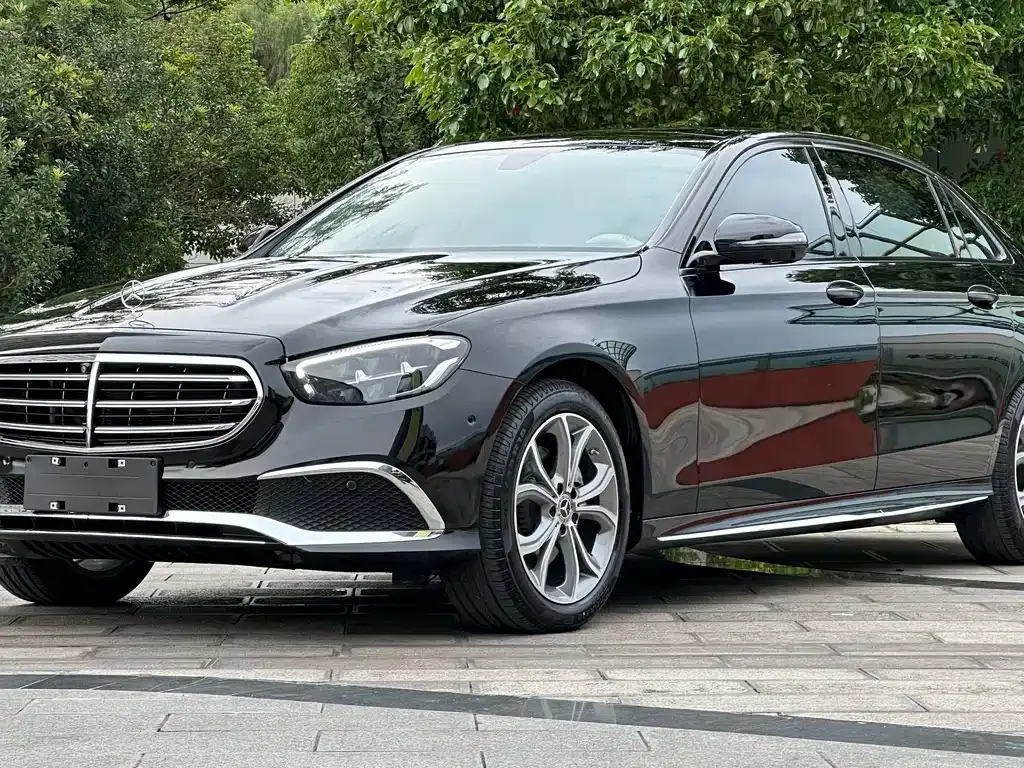 Mercedes-Benz E-Class — фото 7