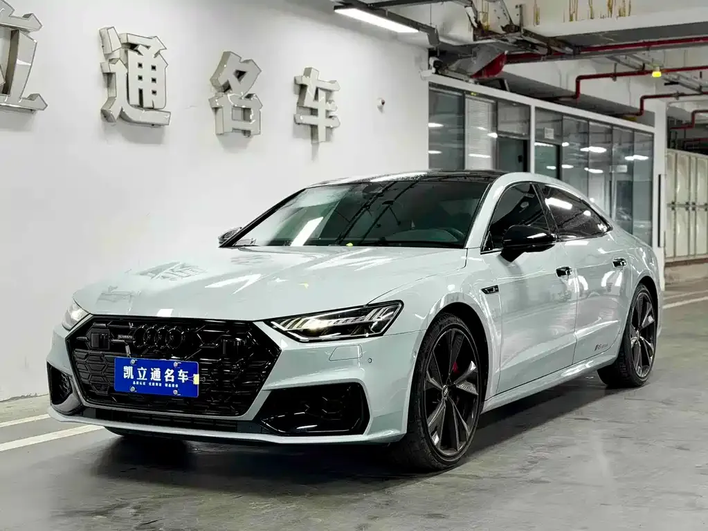 Audi A7L — фото 1